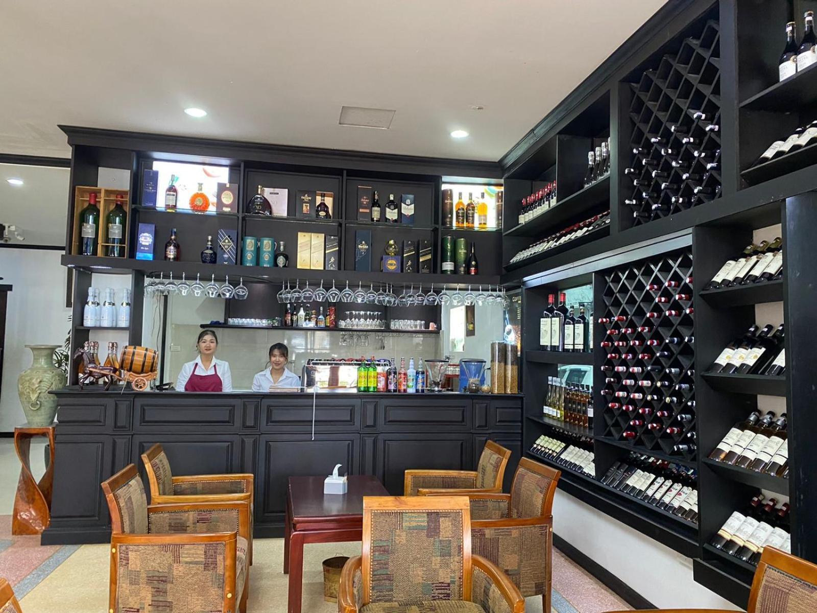 Subinh Hotel And Restaurant 巴色 外观 照片