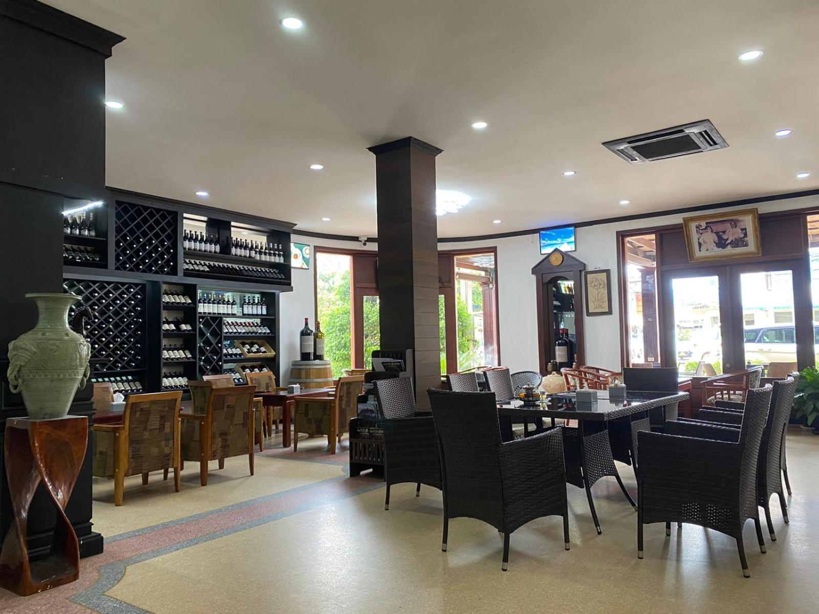 Subinh Hotel And Restaurant 巴色 外观 照片
