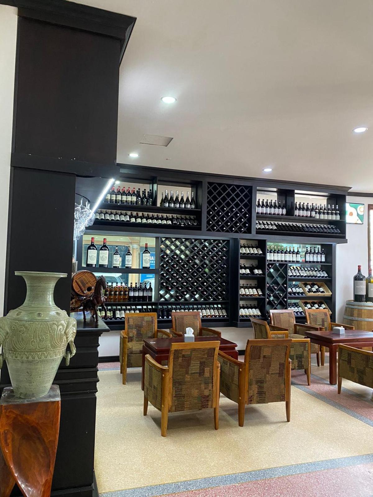 Subinh Hotel And Restaurant 巴色 外观 照片